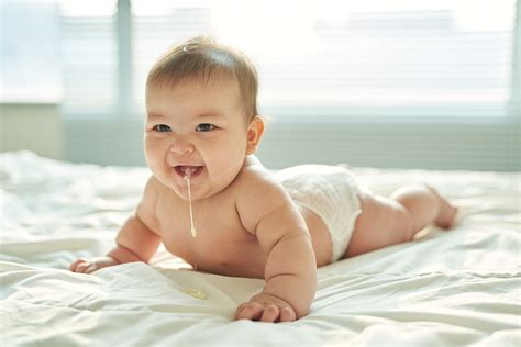 9 aylık bebek neden kusar